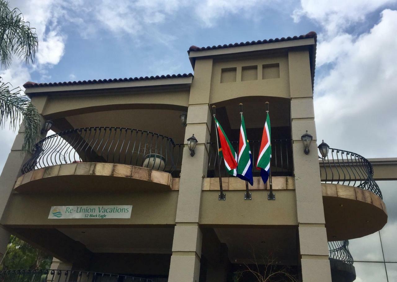 Re-Union Vacations Hotel Hartbeespoort Exterior photo