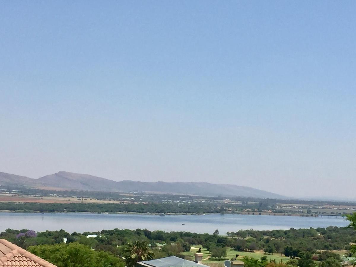 Re-Union Vacations Hotel Hartbeespoort Exterior photo